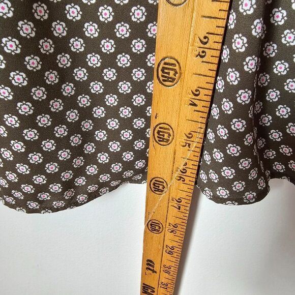 EUC LIKE NEW LOFT GREEN SPLIT V TINY FLORAL PRINT FLUTTER SLEEVES TOP SZ LARGE - Picture 13 of 13